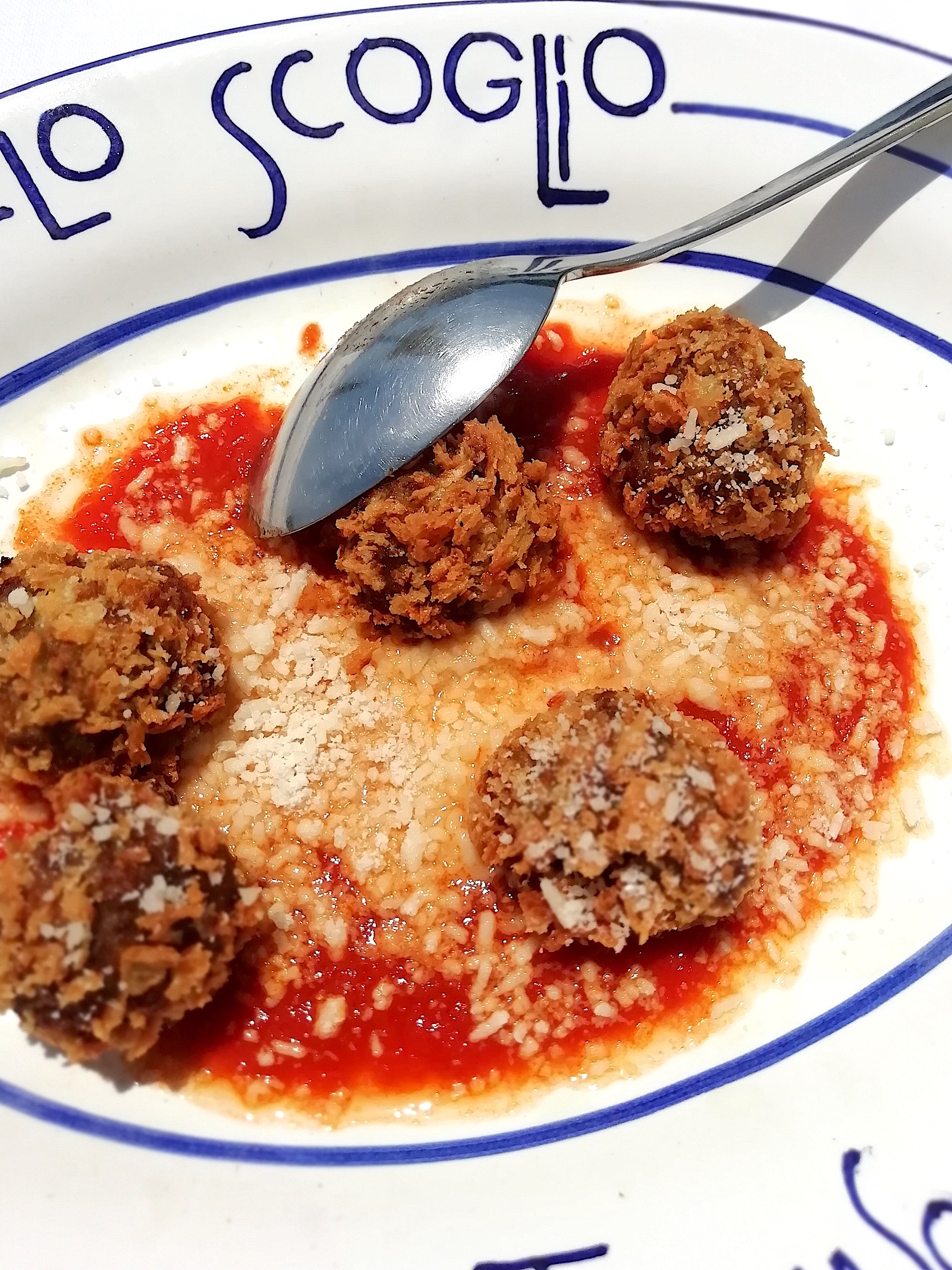 Lo Scoglio Restaurant