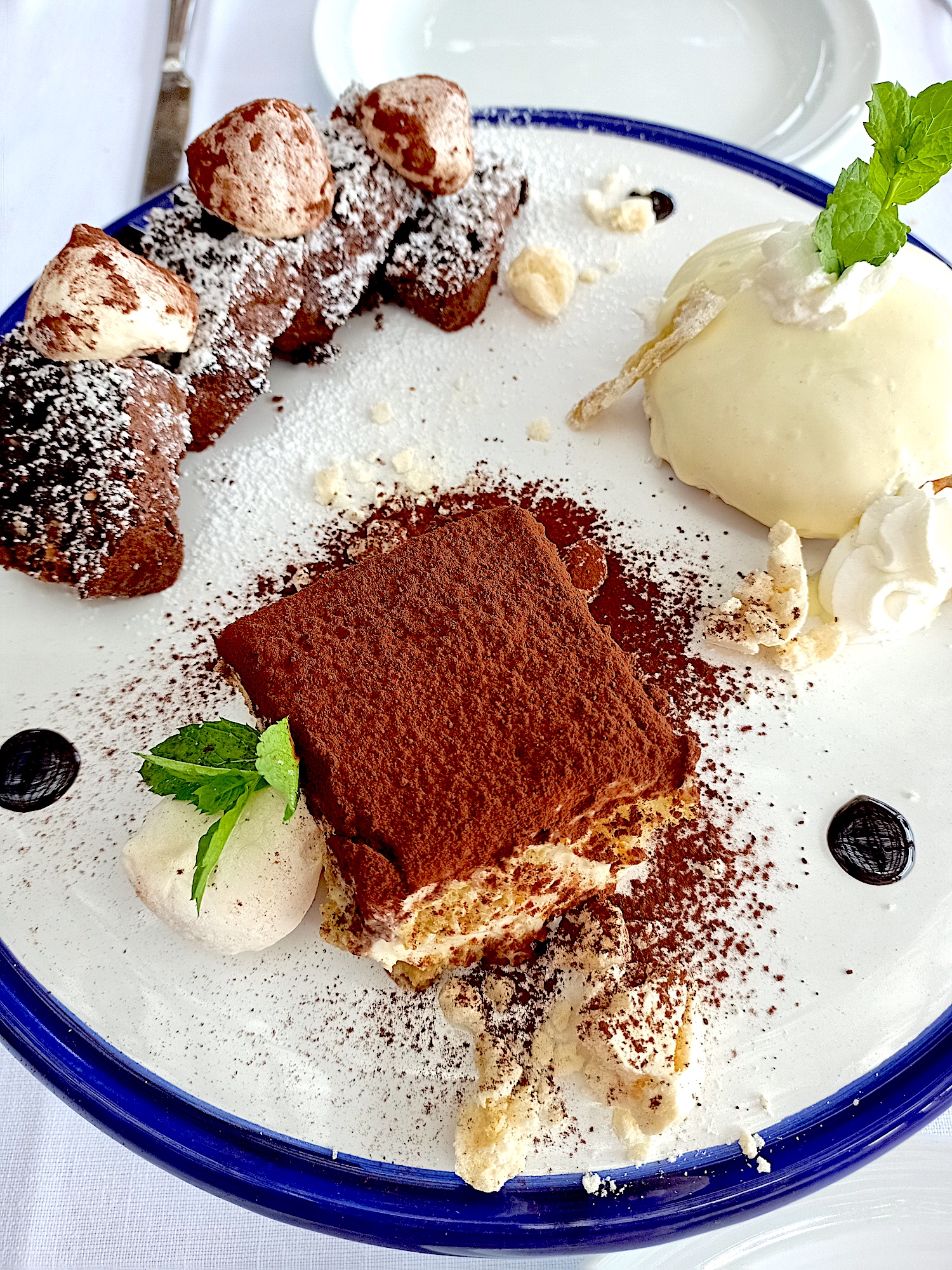 Lo Scoglio Restaurant Desserts